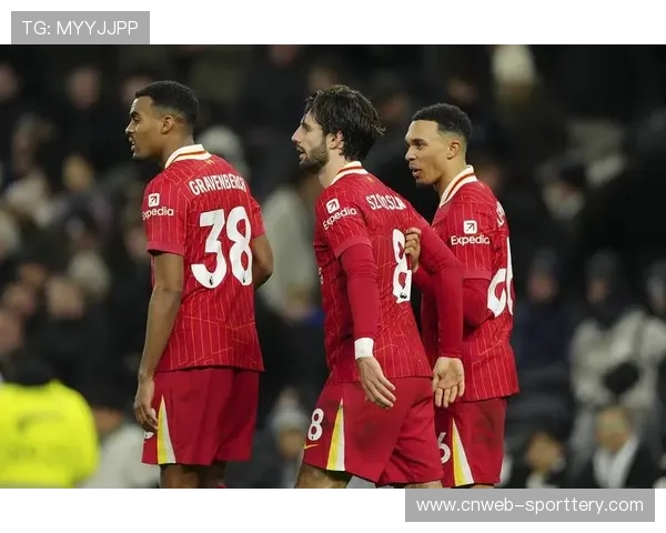 利物浦6-0狂扫卡拉巴赫，萨拉赫世界波麦卡利斯特双响